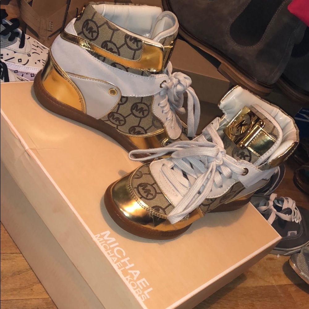 Platform Michael Kors tennis shoe NEW! RARE!